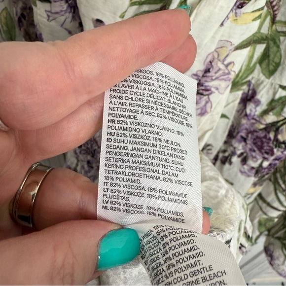 H&M Off White Lavender Floral Trapeze Dress - Picture 8 of 8
